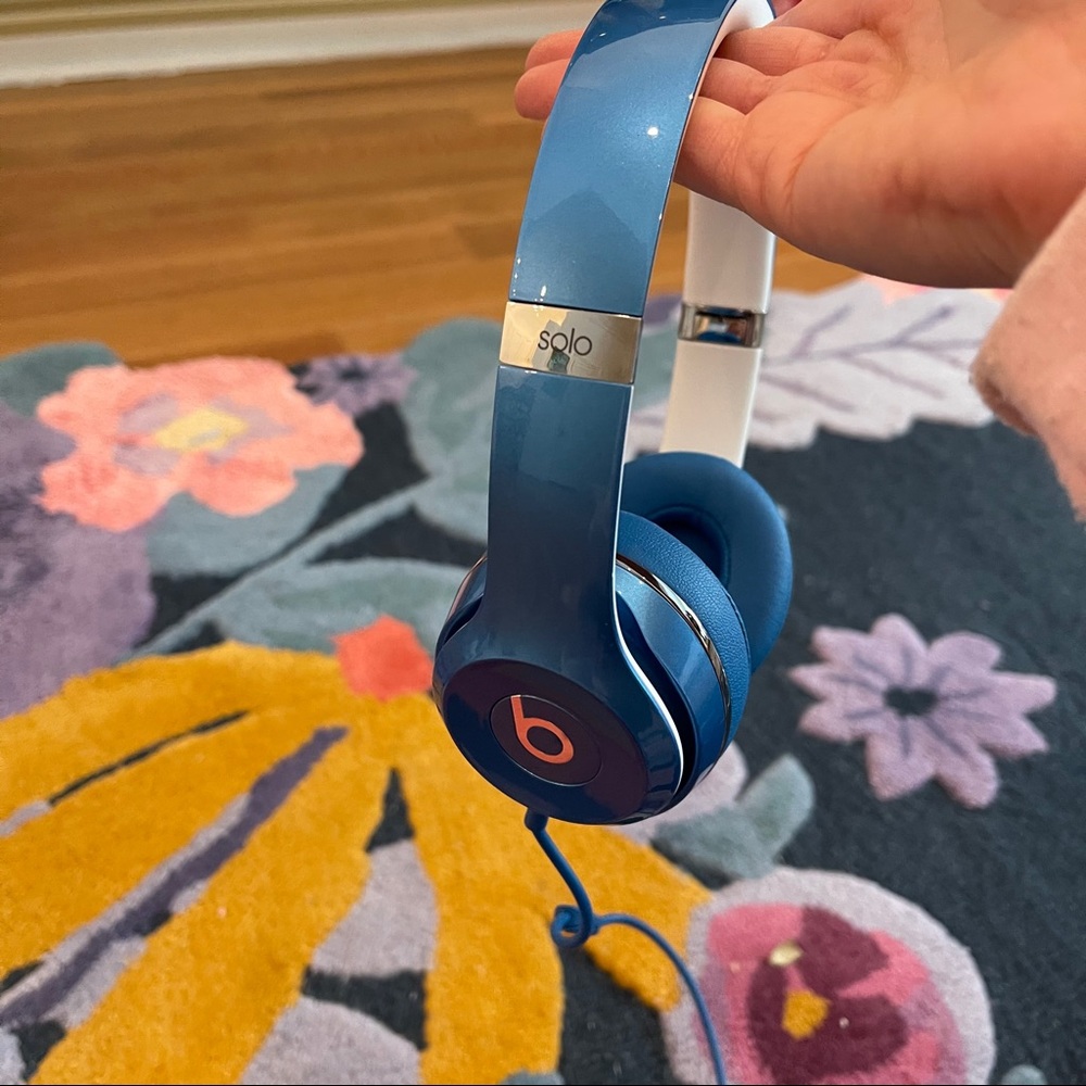 NWOT Beats Solo Headphones - blue